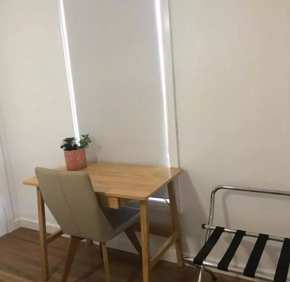 ベッドアンドブレックファースト Lakeside Bungalow