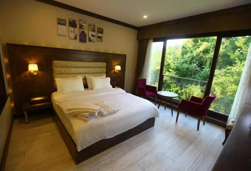 şelale Otel