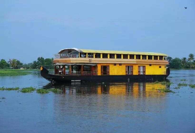 Hotelli Coco Floatel