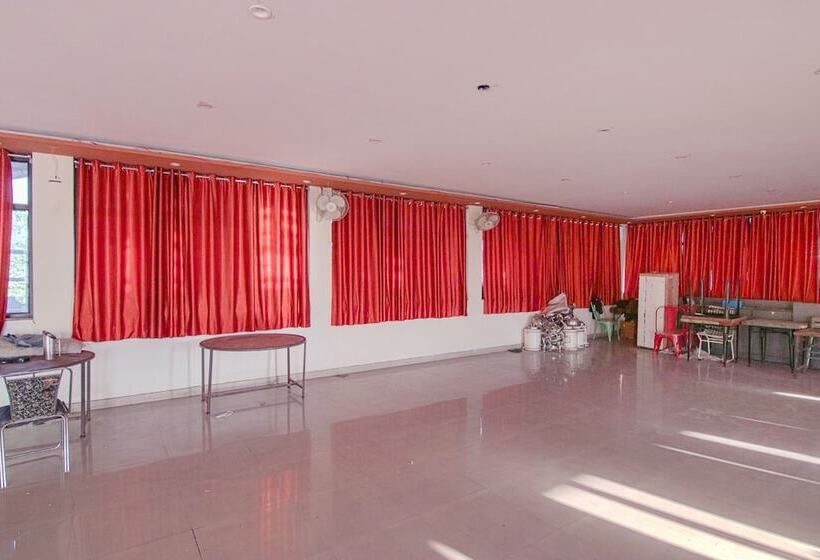 Fabhotel City Palace