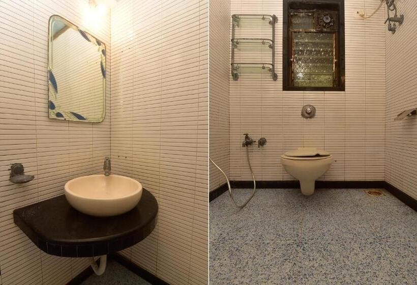 ホテル Oyo 19160 Dev Shelter