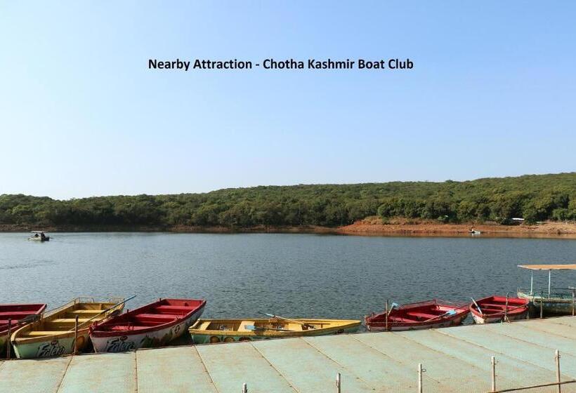 ホテル Oyo 19160 Dev Shelter