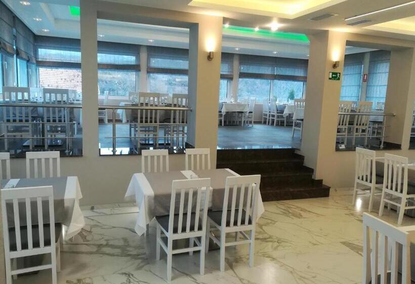 مُتل Karavan 123