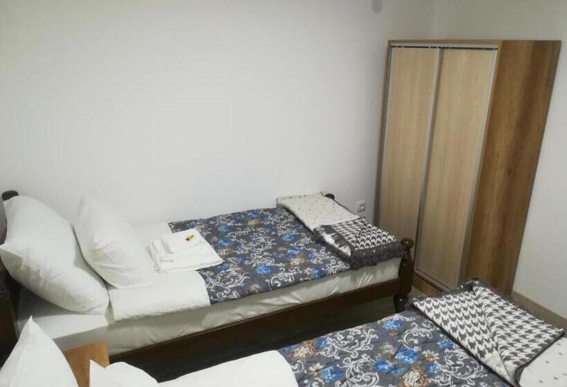 مُتل Karavan 123