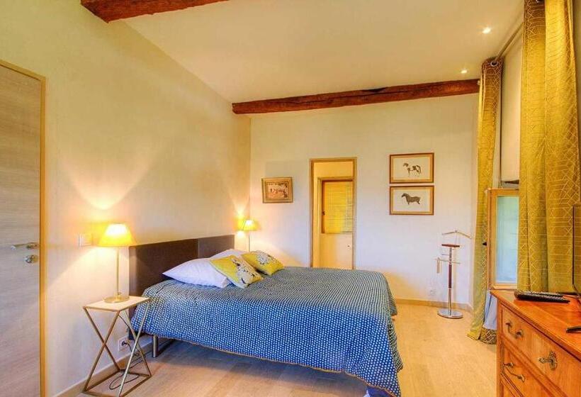 بنسيون Castellu D Orezza