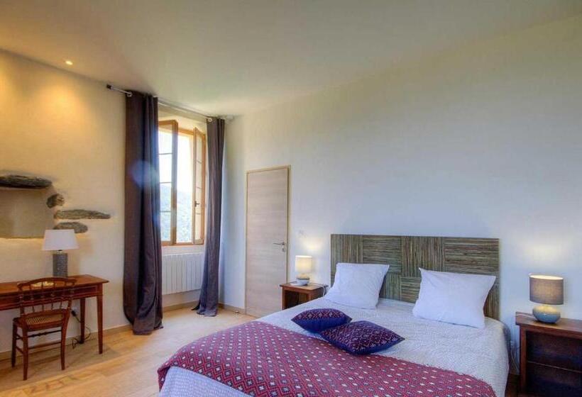 بنسيون Castellu D Orezza