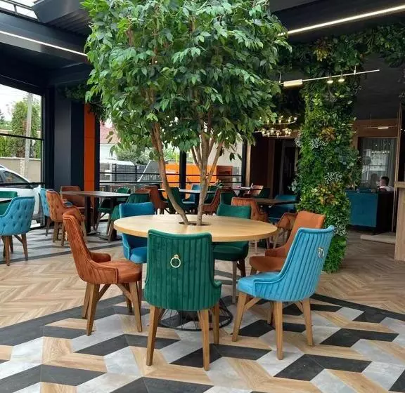 Majatalo Praya Boutique