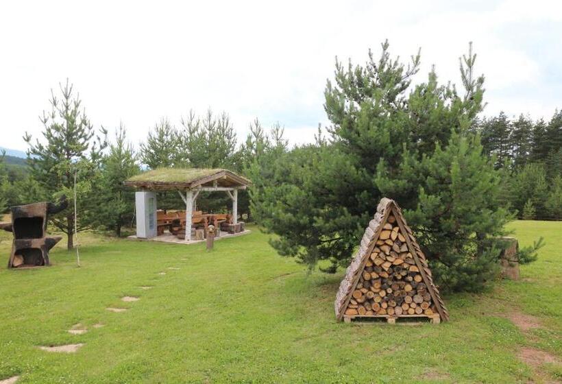 Lomakeskus Forest Houses,форест хаусис