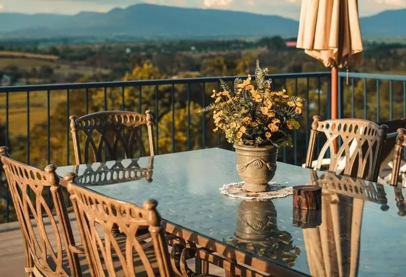 リゾートホテル Monte Vista Chalet Khaoyai