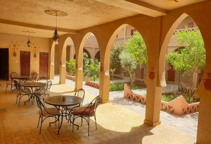 تختخواب و صبحانه Riad Oasis