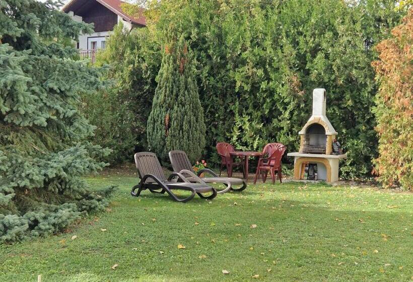 تختخواب و صبحانه Balaton Panzió Füred