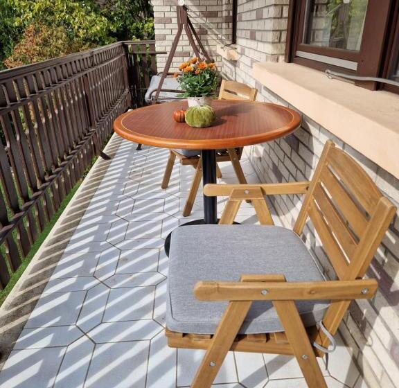 تختخواب و صبحانه Balaton Panzió Füred