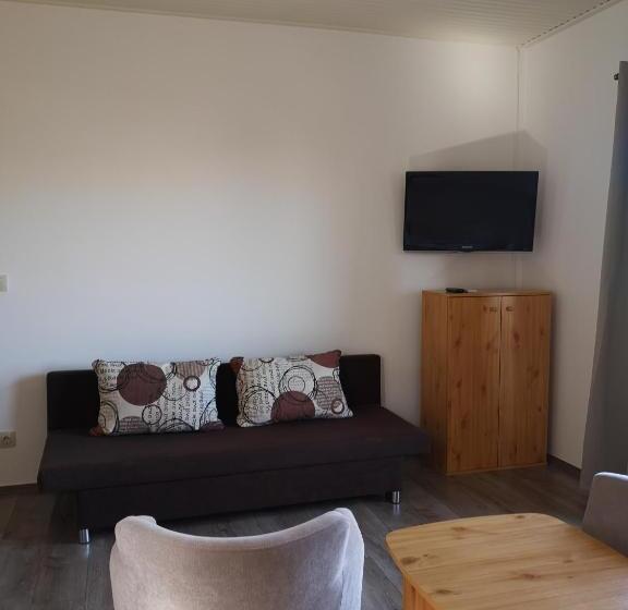 تختخواب و صبحانه Balaton Panzió Füred