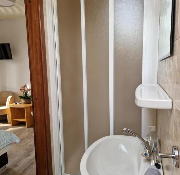 تختخواب و صبحانه Balaton Panzió Füred