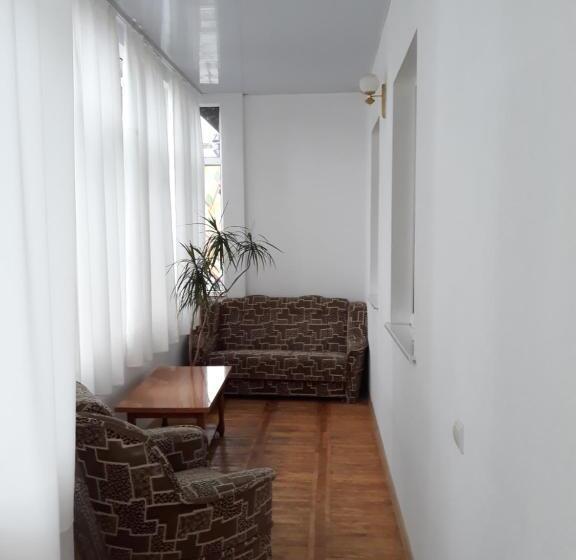 בית מלון כפרי сонячна