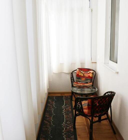 בית מלון כפרי сонячна