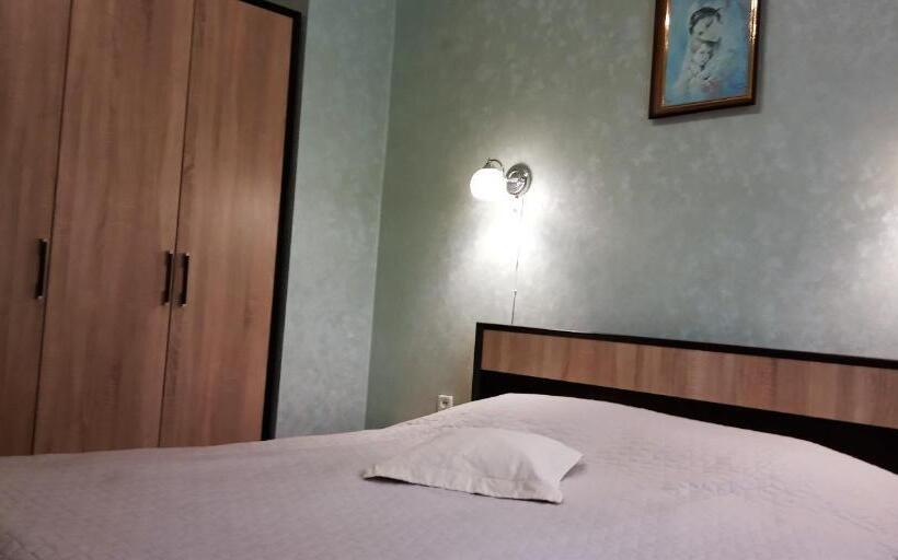 בית מלון כפרי сонячна