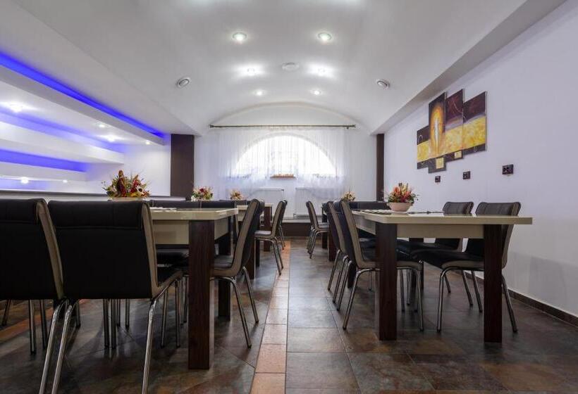 هتل Pensiunea Admiraz