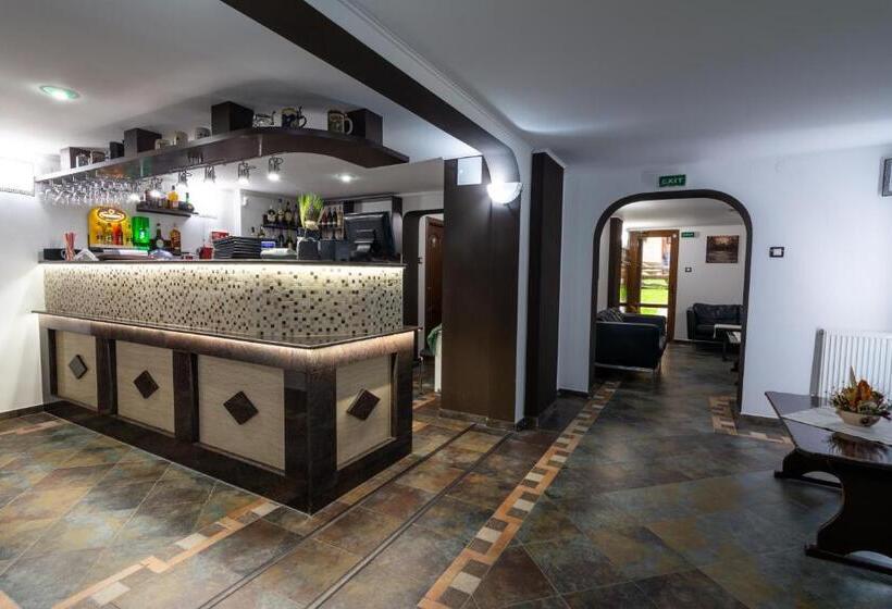 هتل Pensiunea Admiraz