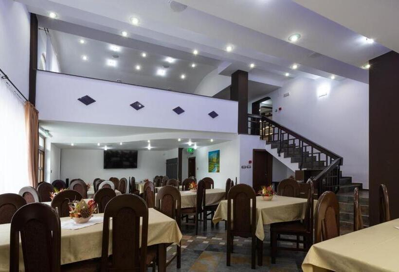 هتل Pensiunea Admiraz