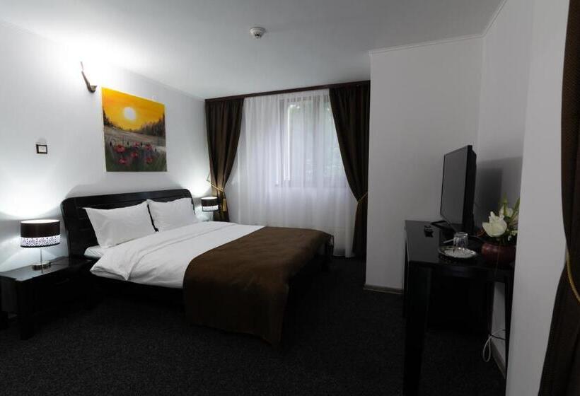 هتل Pensiunea Admiraz