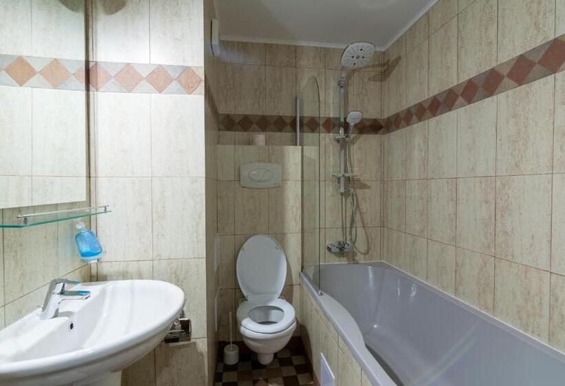 هتل Pensiunea Admiraz