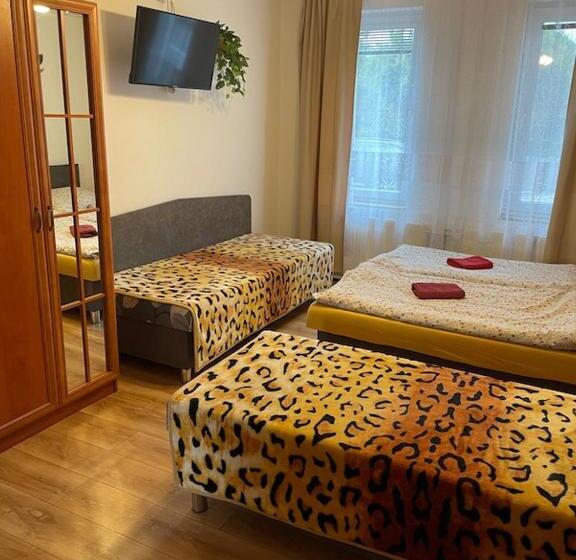 ペンション Adria Penzión