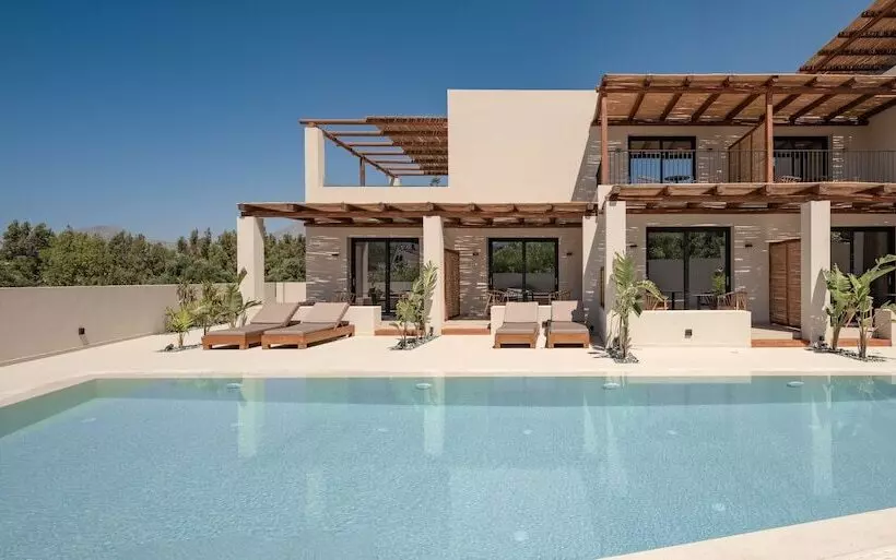 Kymani Boutique Hotel & Suites