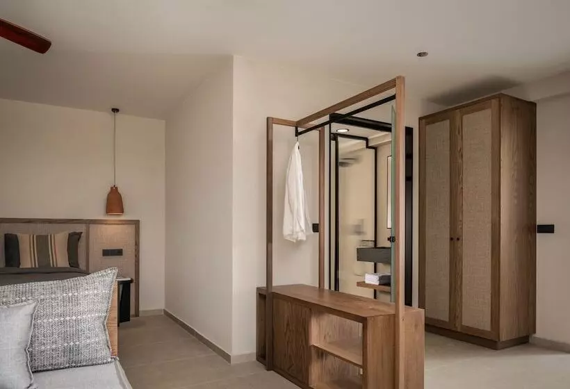 Kymani Boutique Hotel & Suites