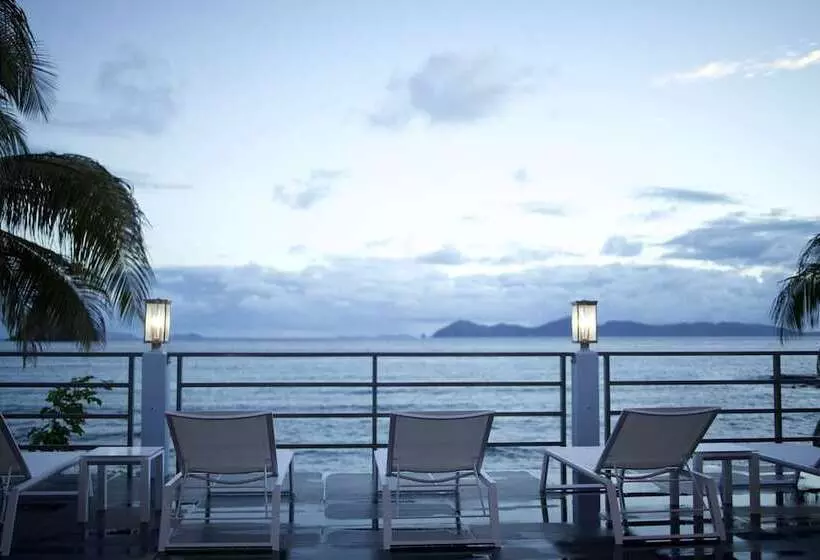 La Vue Boutique Hotel & Beach Club