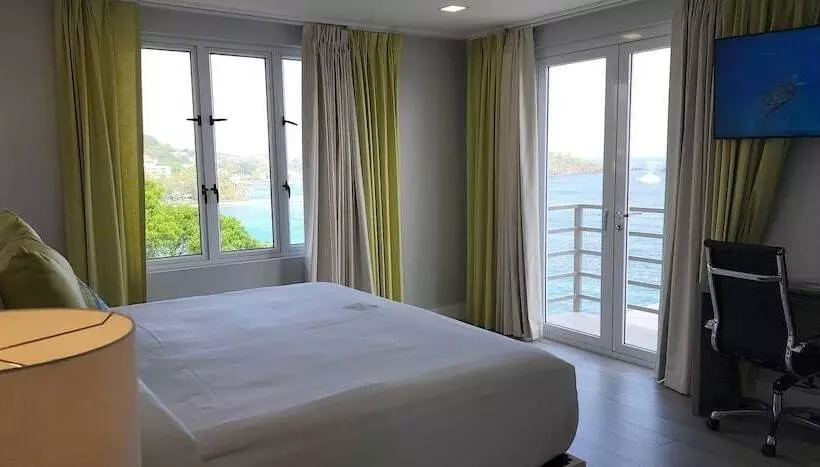 La Vue Boutique Hotel & Beach Club