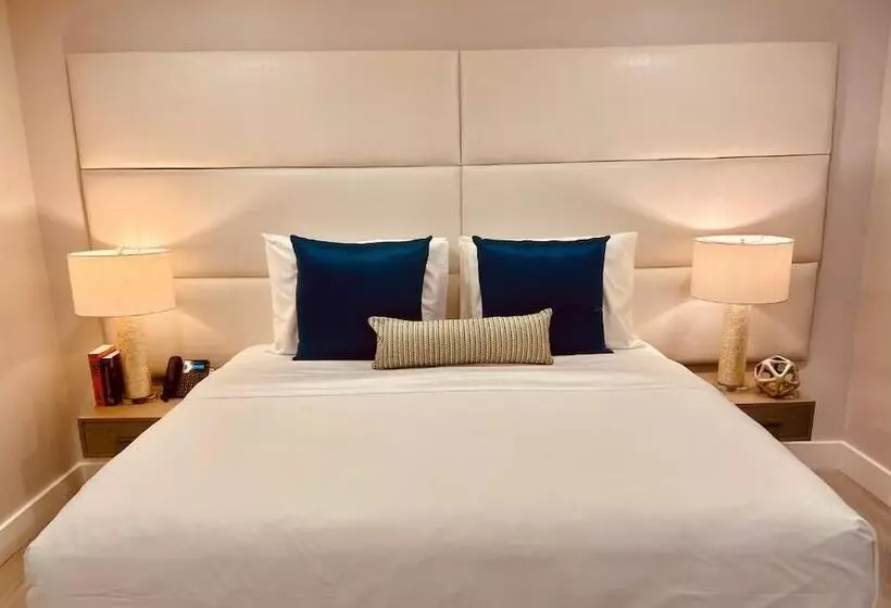 La Vue Boutique Hotel & Beach Club