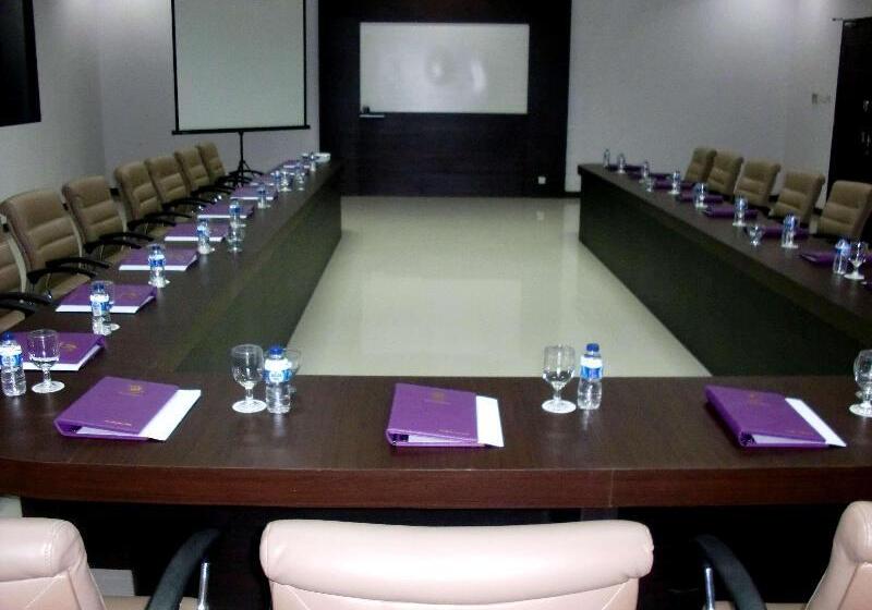 Hotel Kyriad Sadurengas Paser