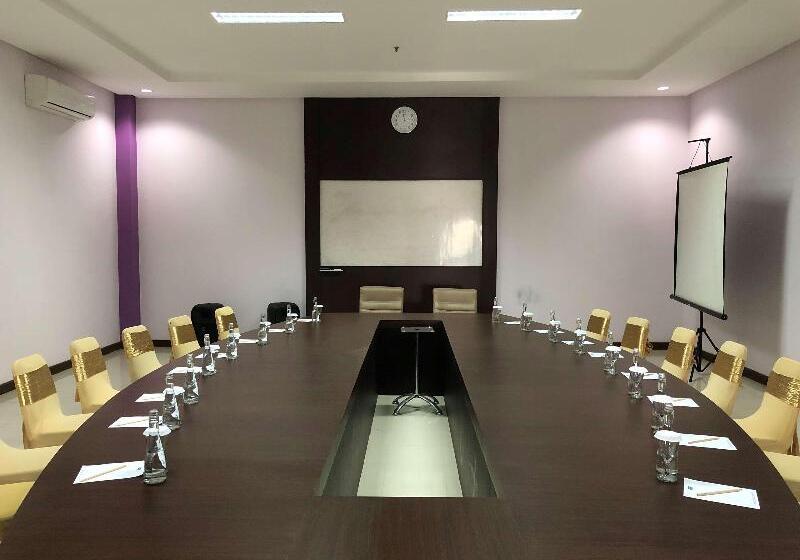 Hotel Kyriad Sadurengas Paser