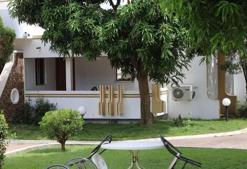 ホテル Luxury West