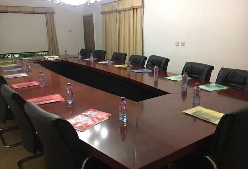 ホテル Luxury West