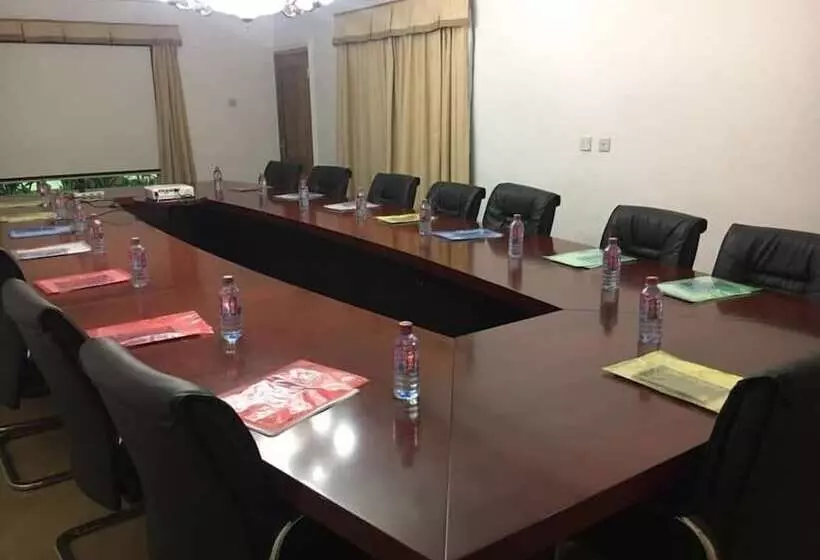 ホテル Luxury West