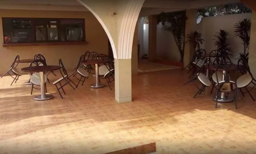 ホテル Luxury West