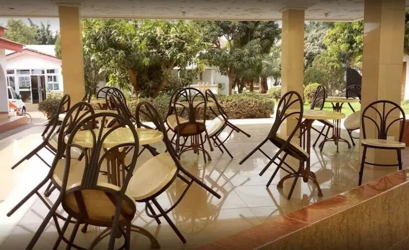 ホテル Luxury West