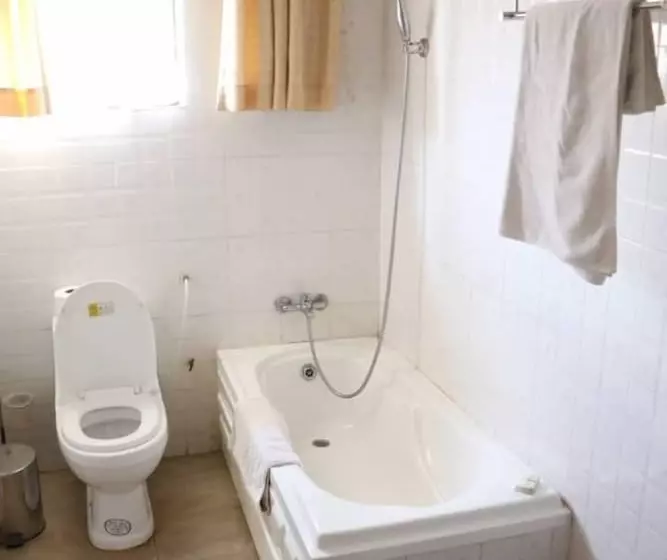 ホテル Luxury West