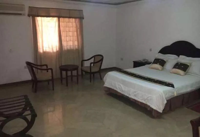 ホテル Luxury West