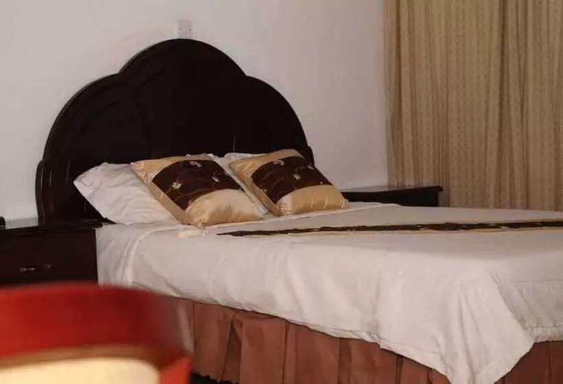 ホテル Luxury West