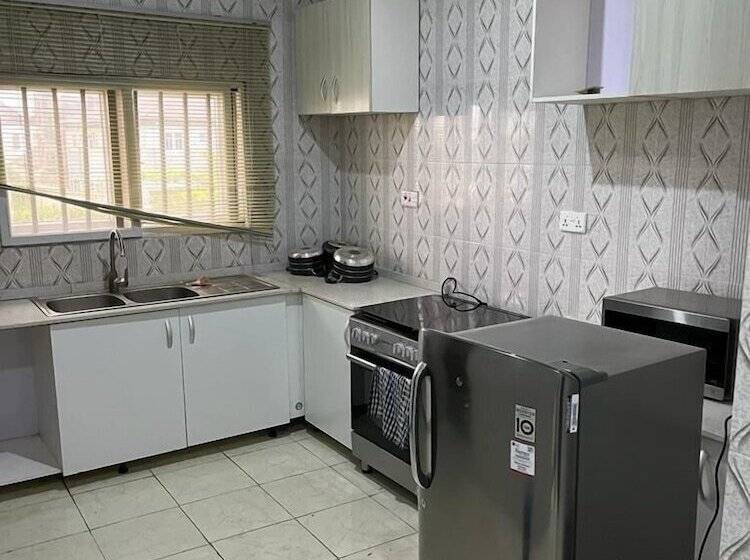 هتل Revolution Suites