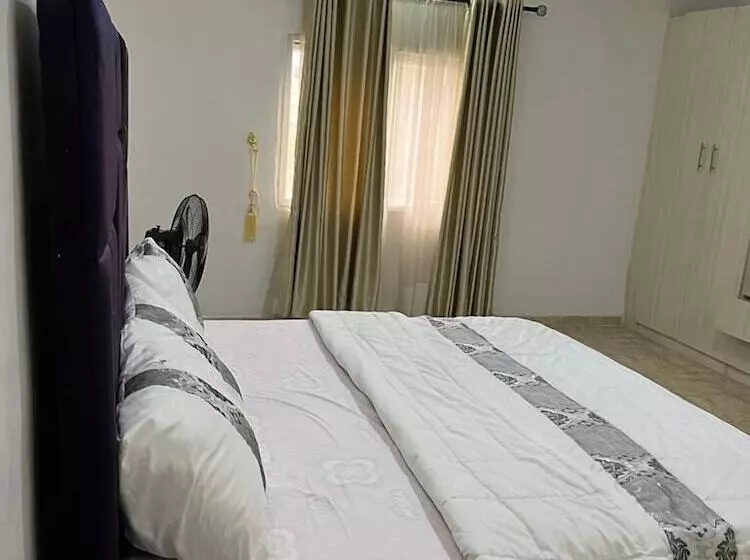 هتل Revolution Suites