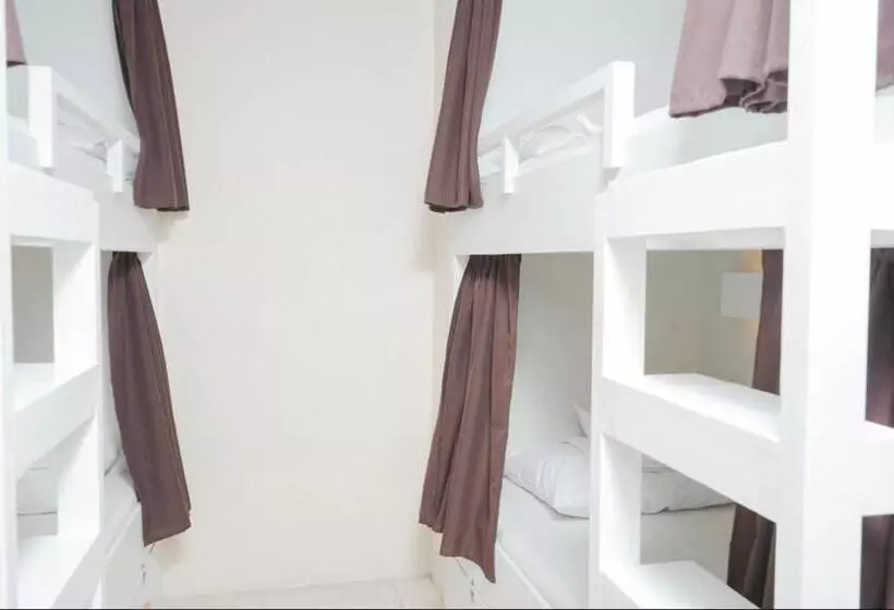 ホテル The A Hostel