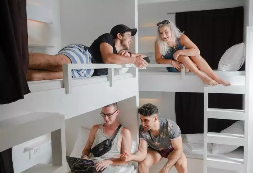 ホテル The A Hostel