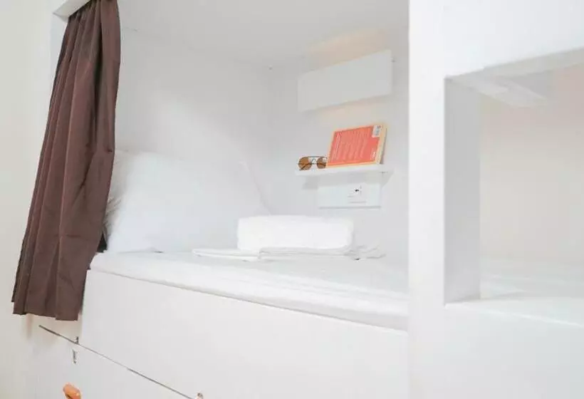 ホテル The A Hostel