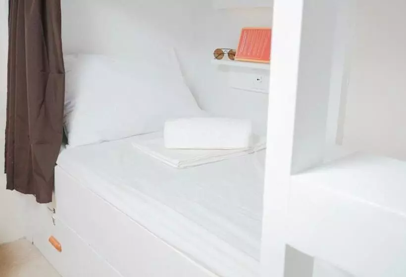 ホテル The A Hostel