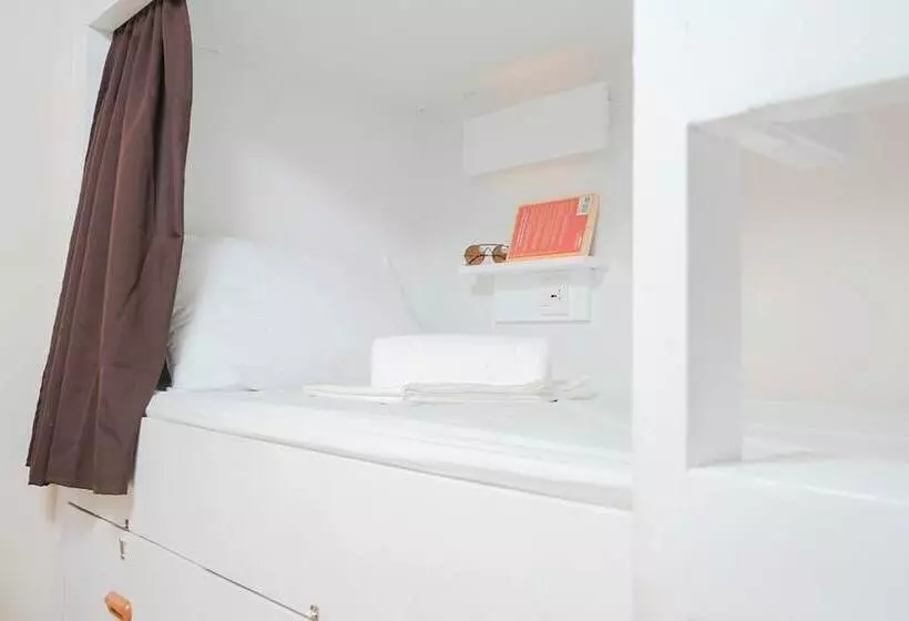 ホテル The A Hostel