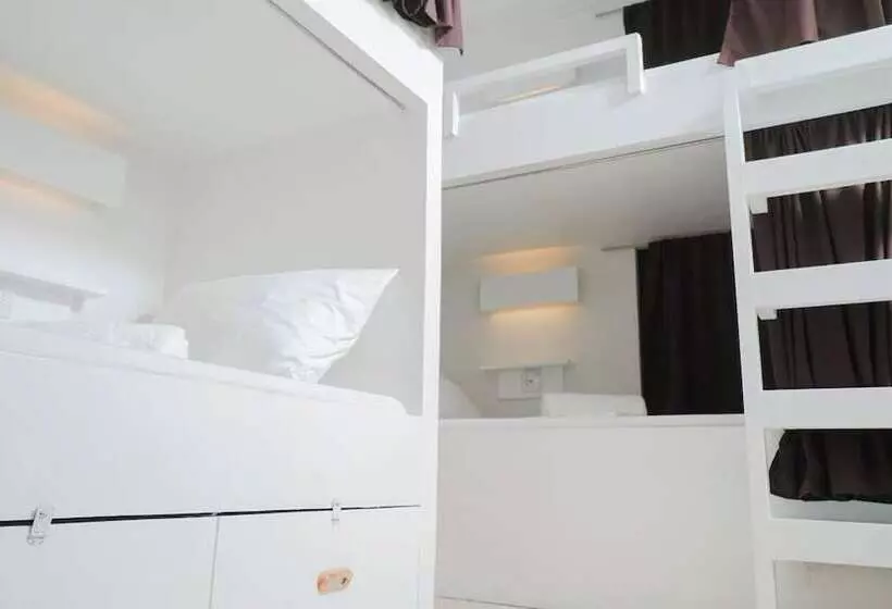 ホテル The A Hostel